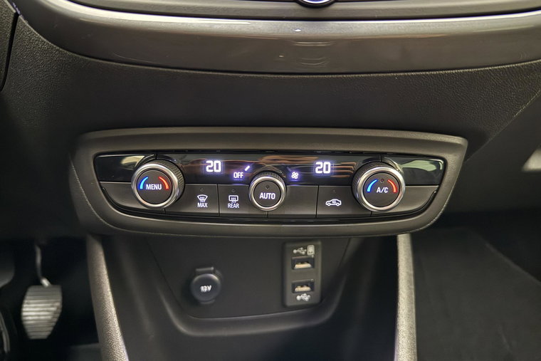 Vehicle Image 24