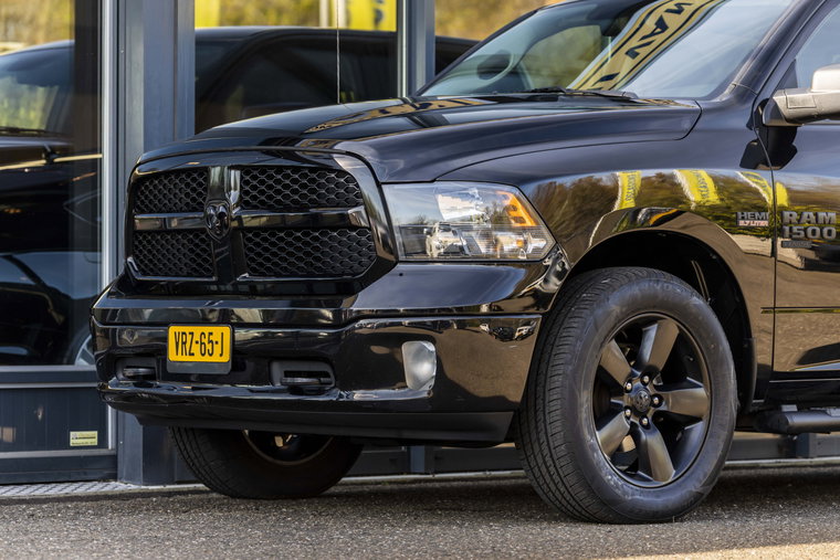 Vehicle Image 11