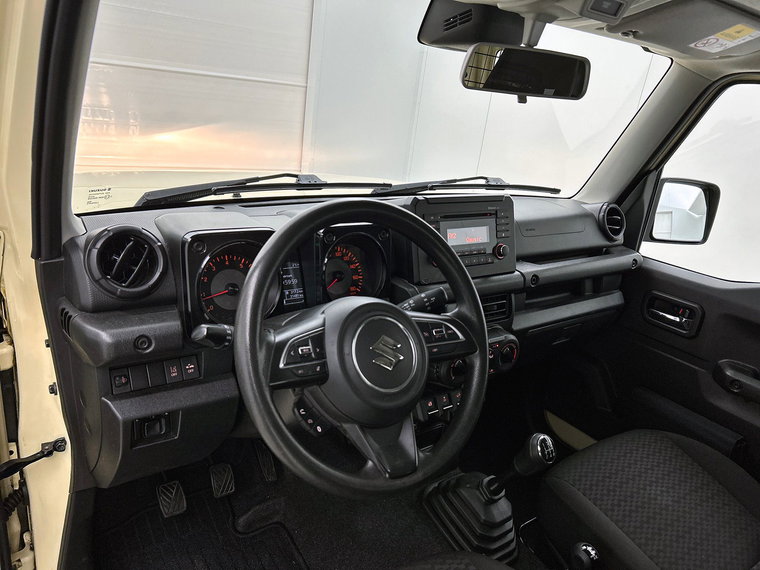 Vehicle Image 12