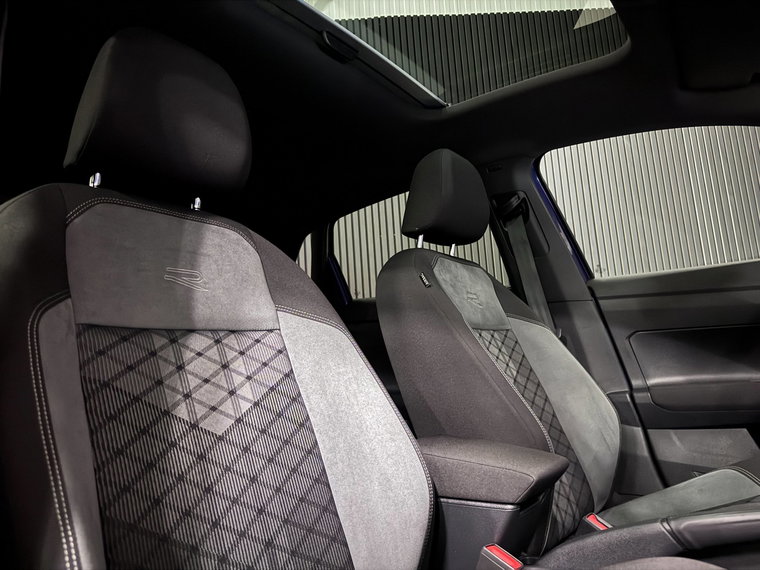 Vehicle Image 32