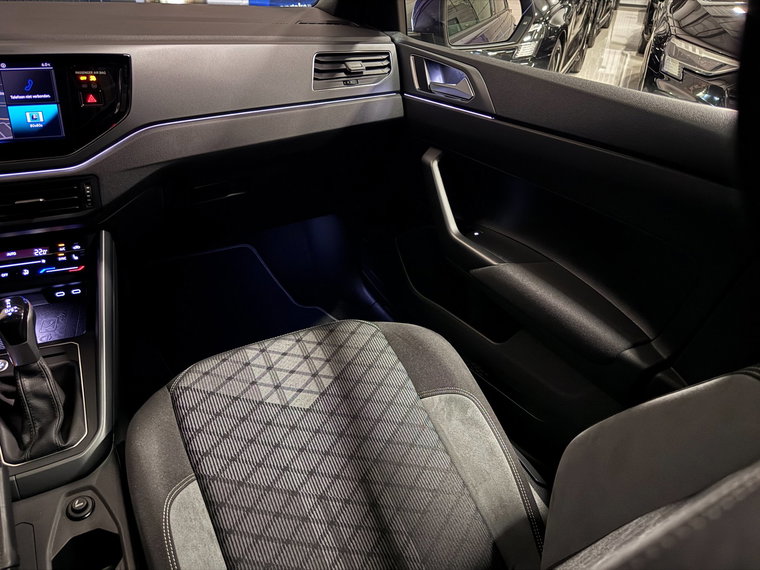 Vehicle Image 43