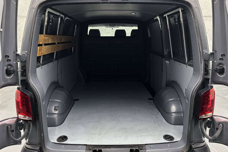 Vehicle Image 23