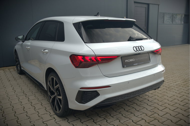 Vehicle Image 23