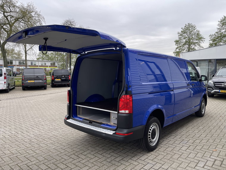 Vehicle Image 28