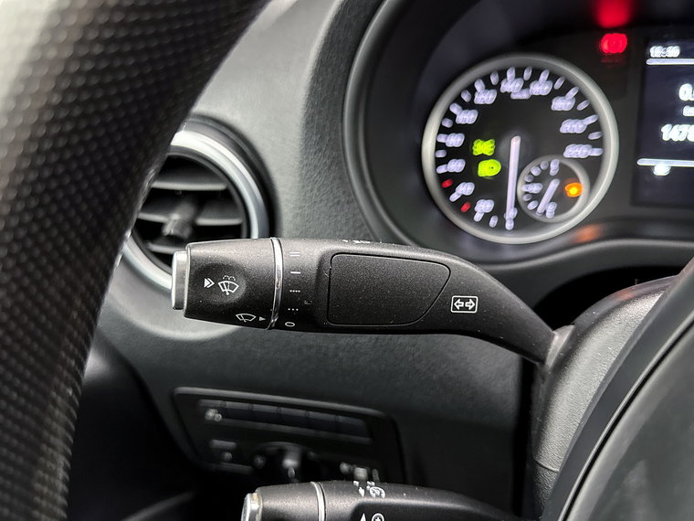 Vehicle Image 26