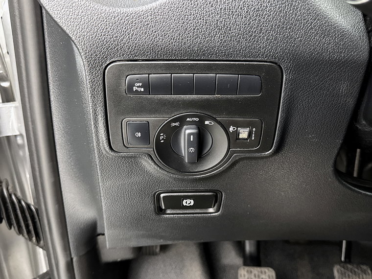 Vehicle Image 28