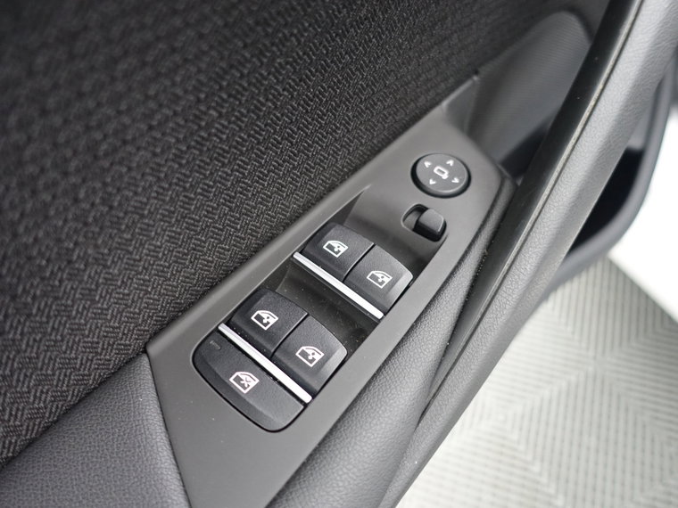 Vehicle Image 27