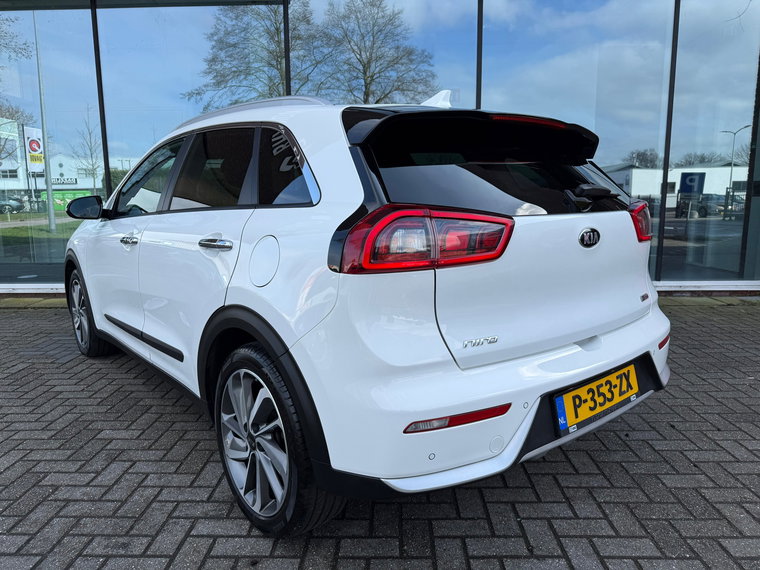 Vehicle Image 32