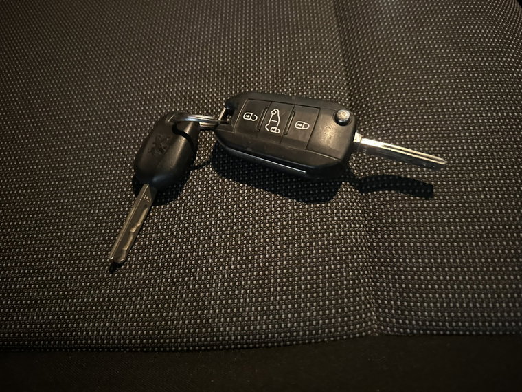 Vehicle Image 17