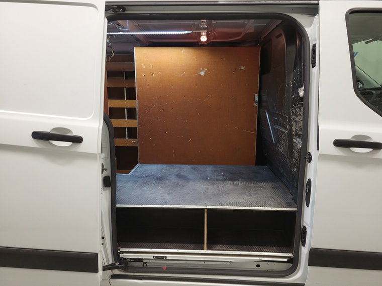 Vehicle Image 8