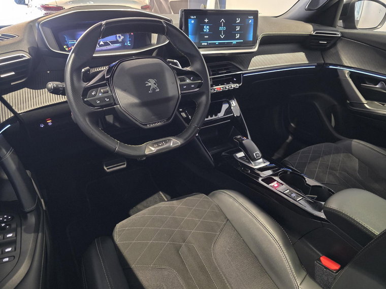 Vehicle Image 17