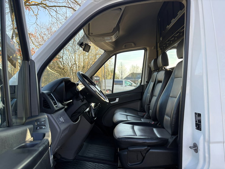 Vehicle Image 22