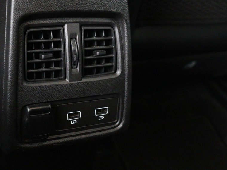 Vehicle Image 29