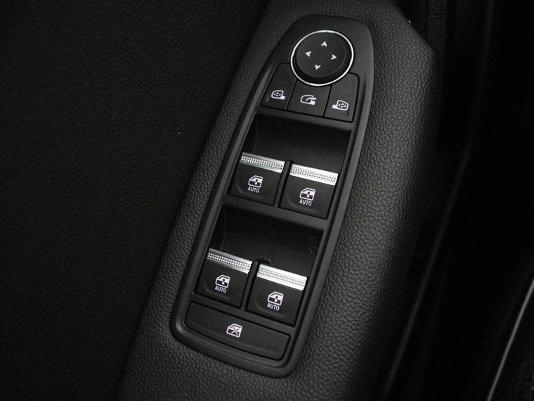 Vehicle Image 34