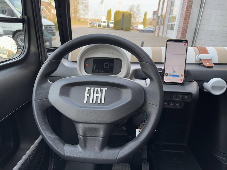 Vehicle Image 13