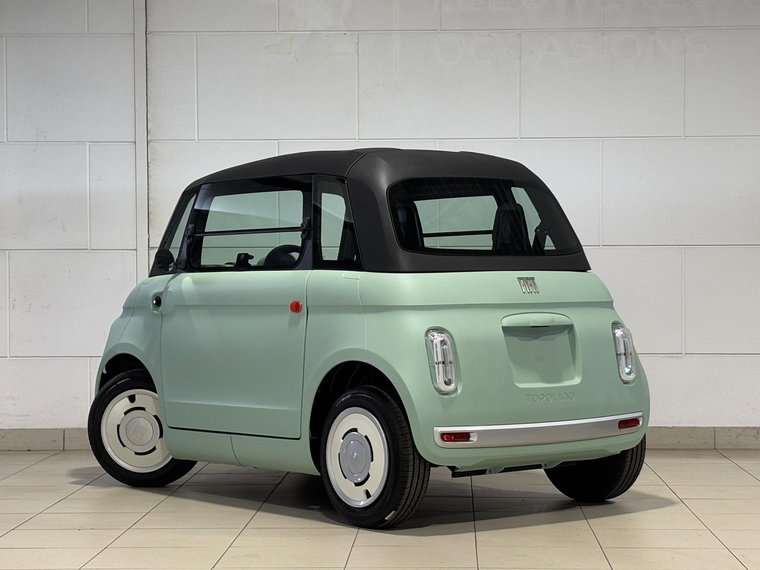 Vehicle Image 8