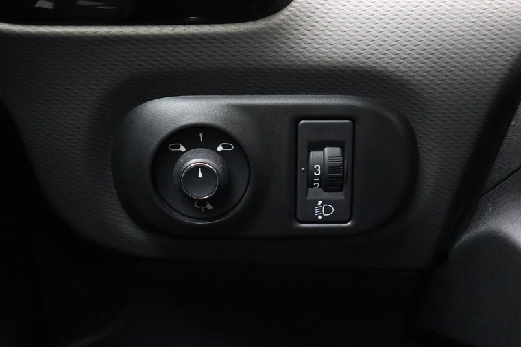 Vehicle Image 26
