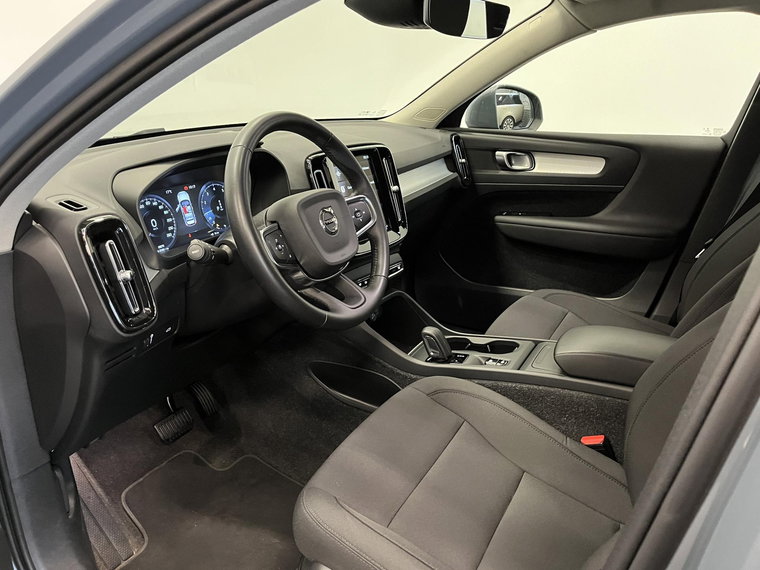 Vehicle Image 32