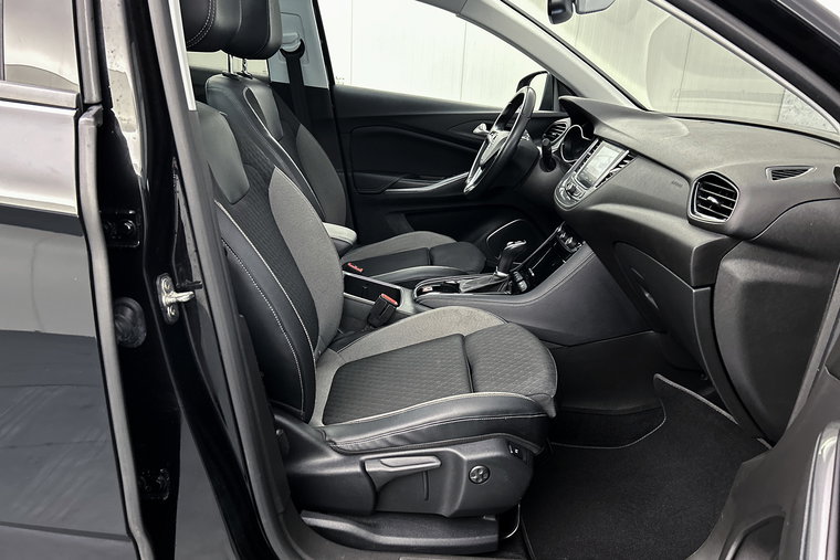 Vehicle Image 30