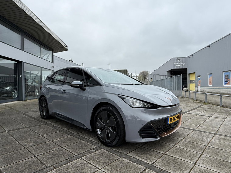 Vehicle Image 9