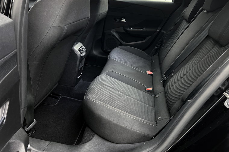 Vehicle Image 24