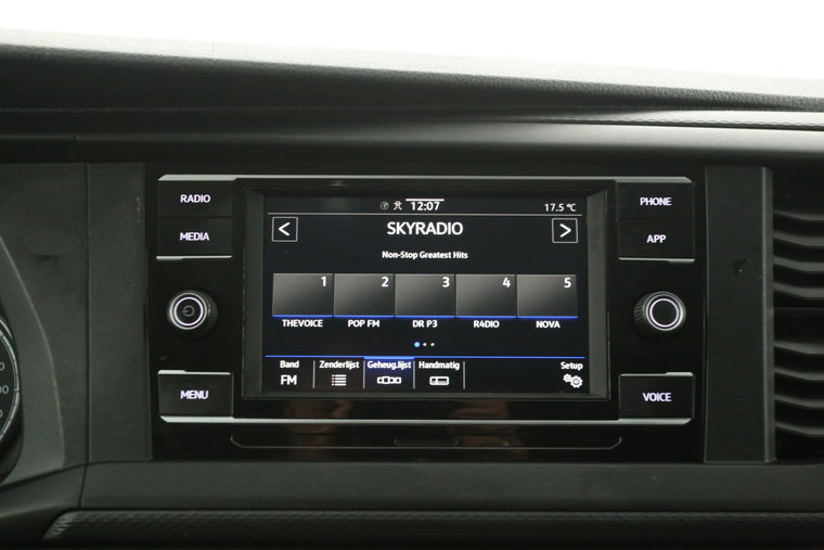 Vehicle Image 15