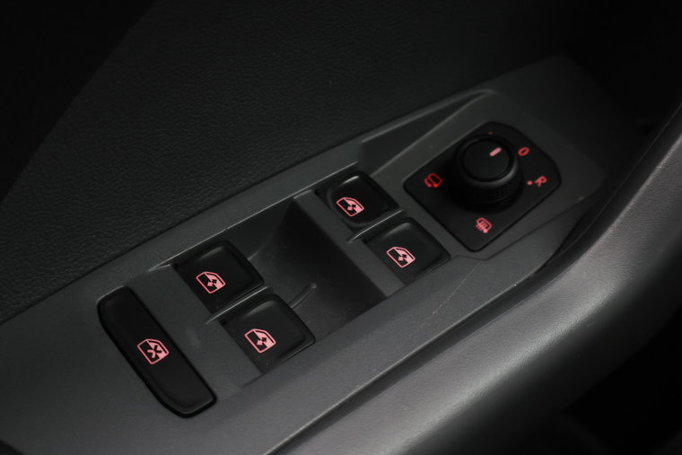 Vehicle Image 28
