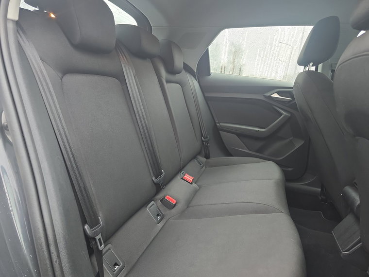 Vehicle Image 23