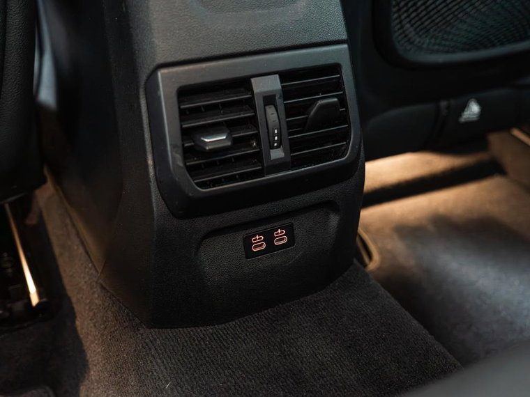 Vehicle Image 29