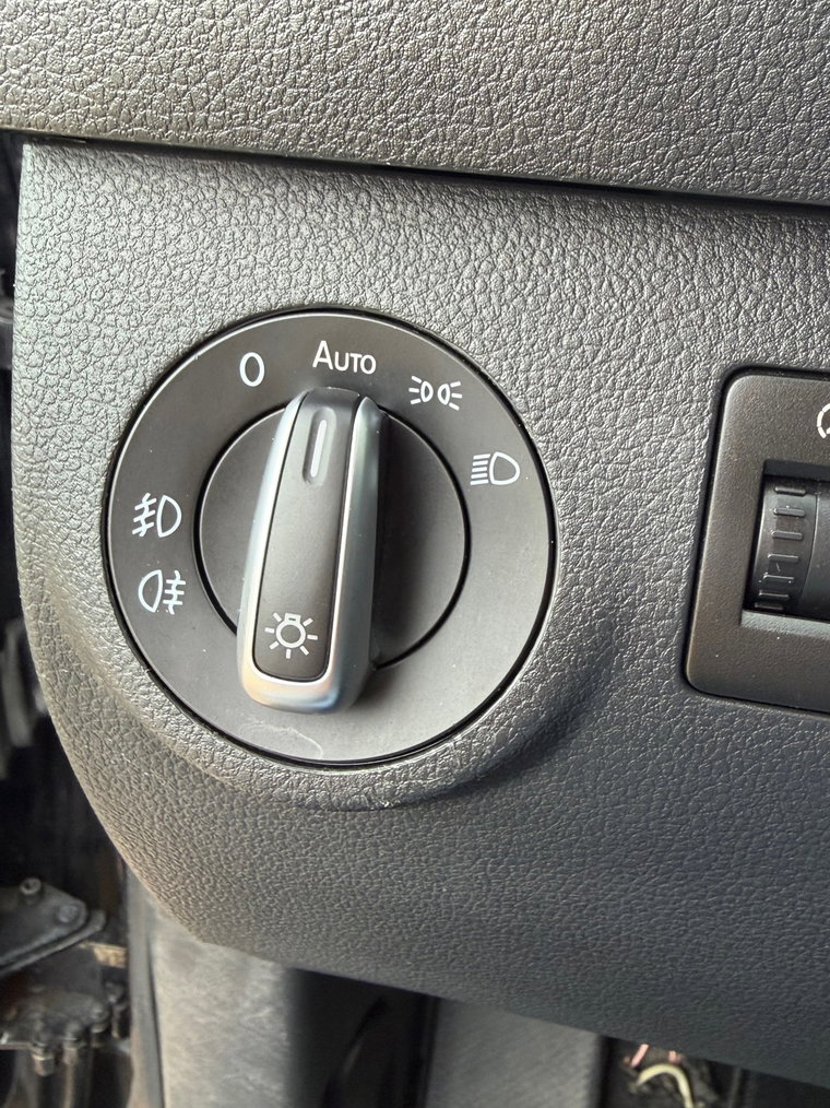 Vehicle Image 28