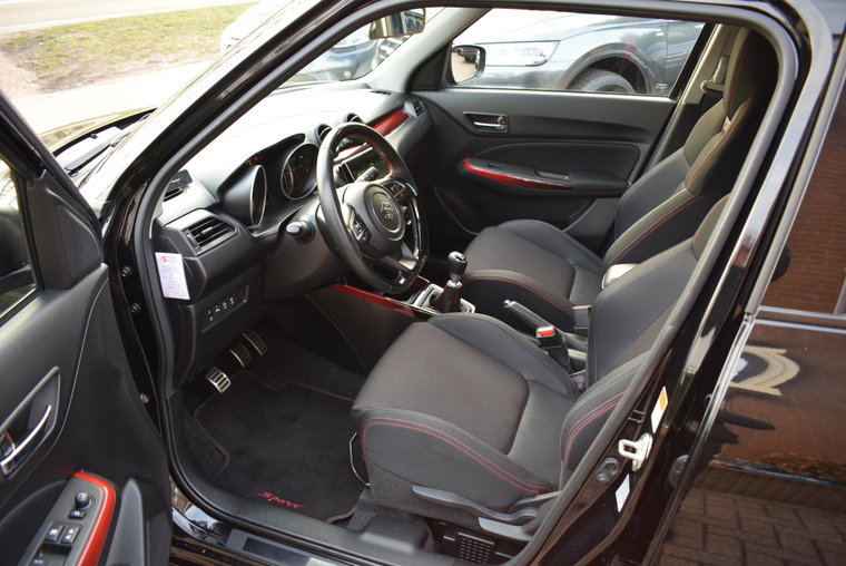 Vehicle Image 10