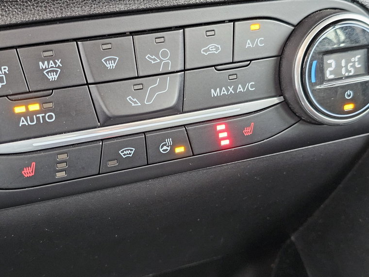 Vehicle Image 26
