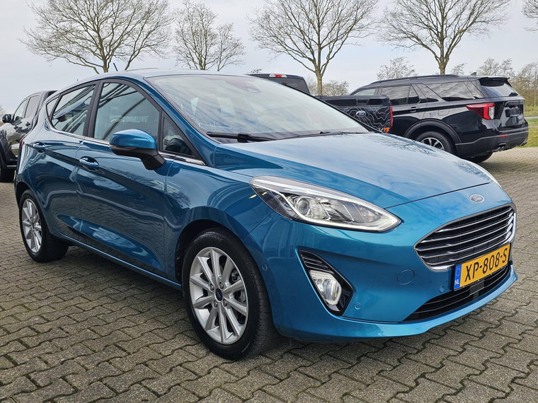 Vehicle Image 6