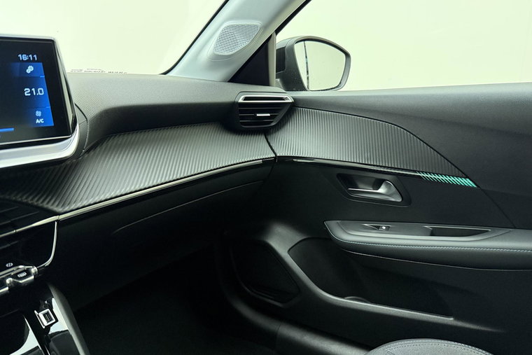 Vehicle Image 32