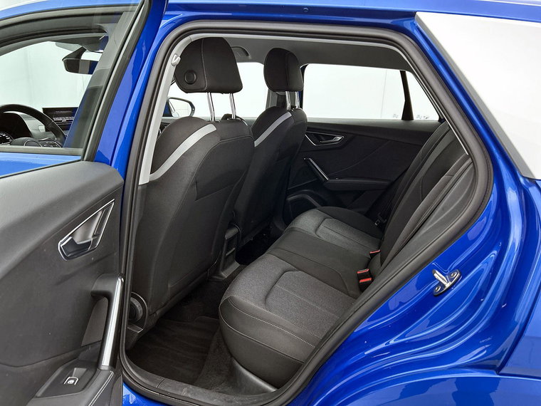 Vehicle Image 25