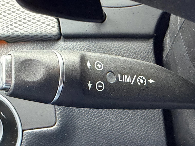 Vehicle Image 28