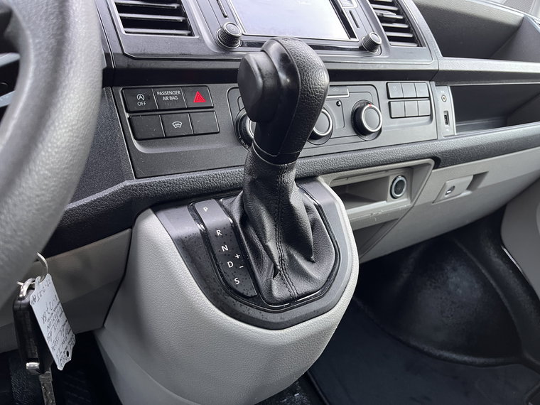 Vehicle Image 32