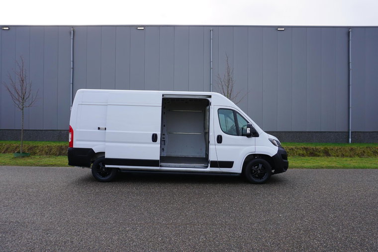 Vehicle Image 26
