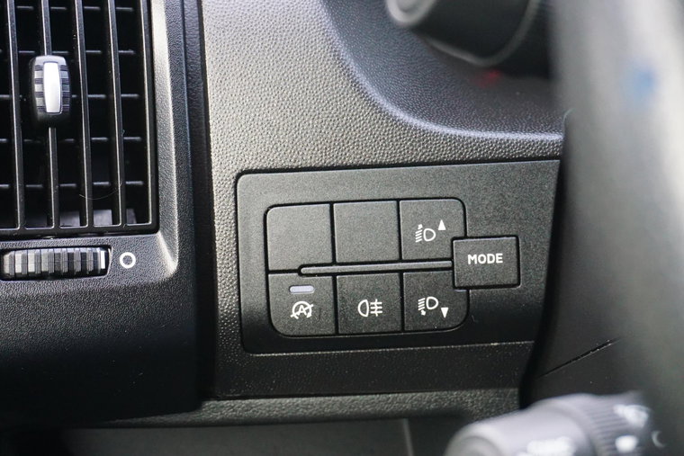 Vehicle Image 35