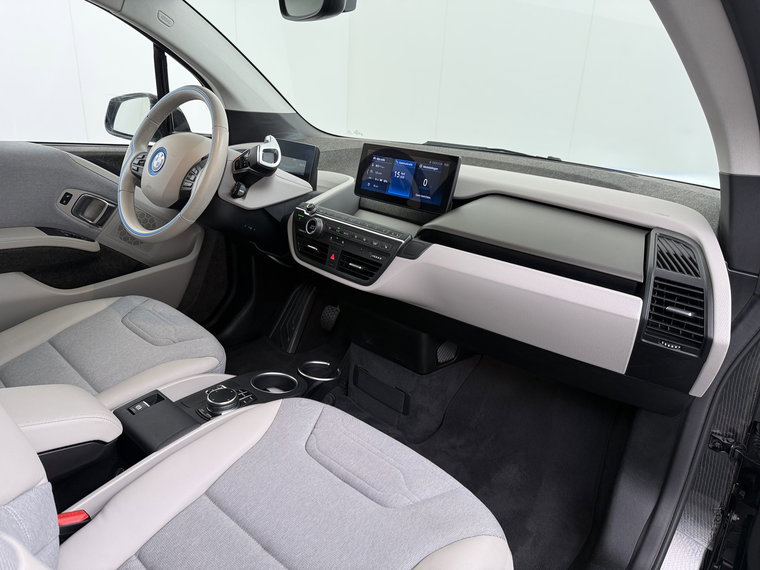 Vehicle Image 33