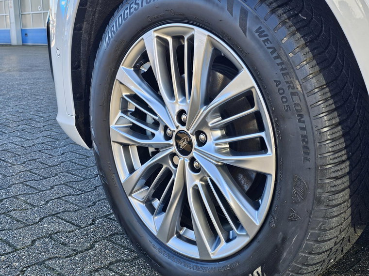 Vehicle Image 38
