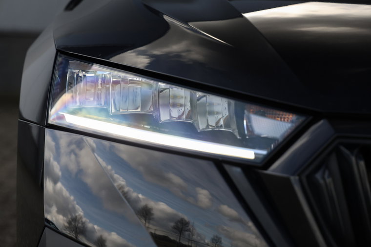 Vehicle Image 9
