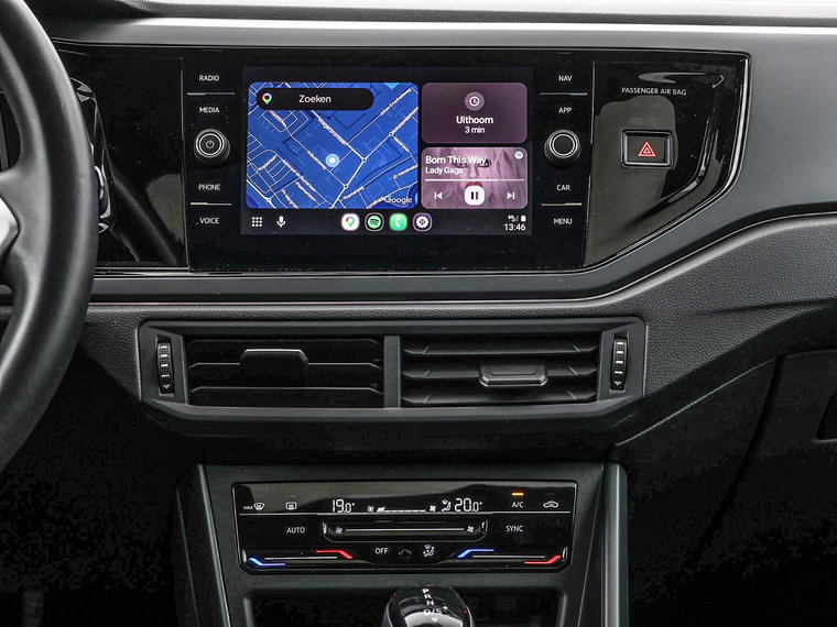 Vehicle Image 19