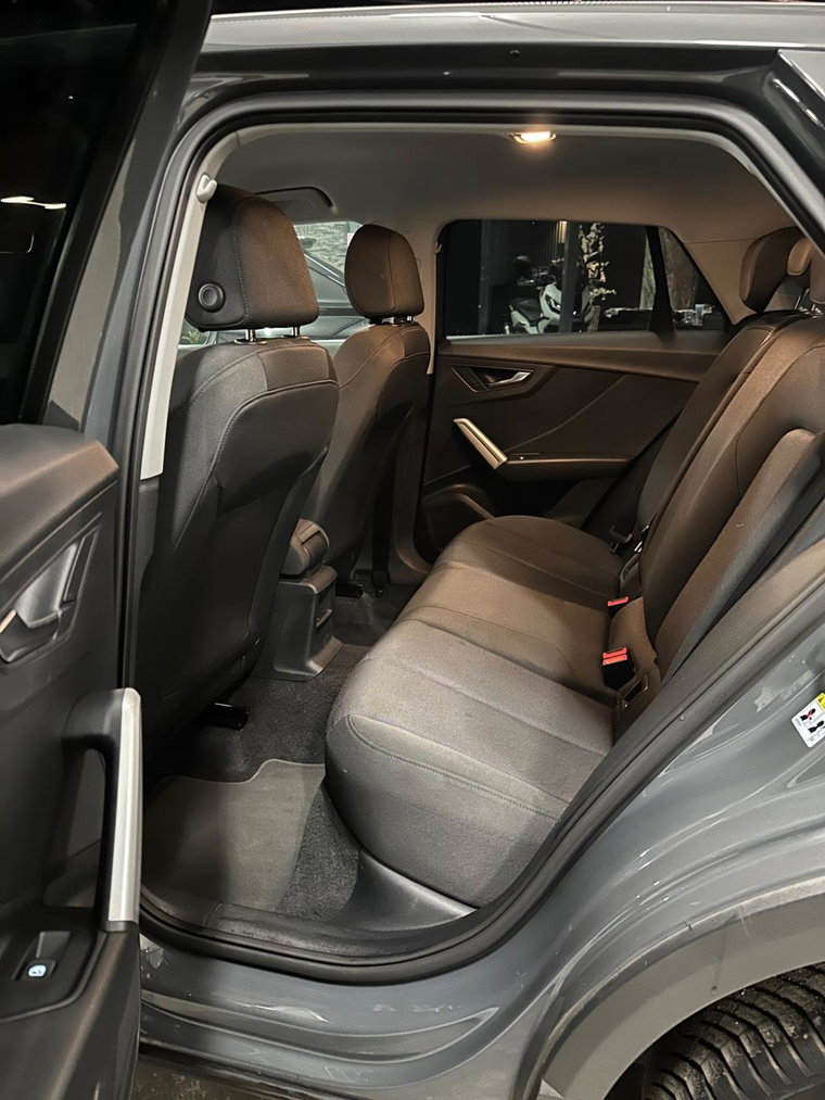 Vehicle Image 19