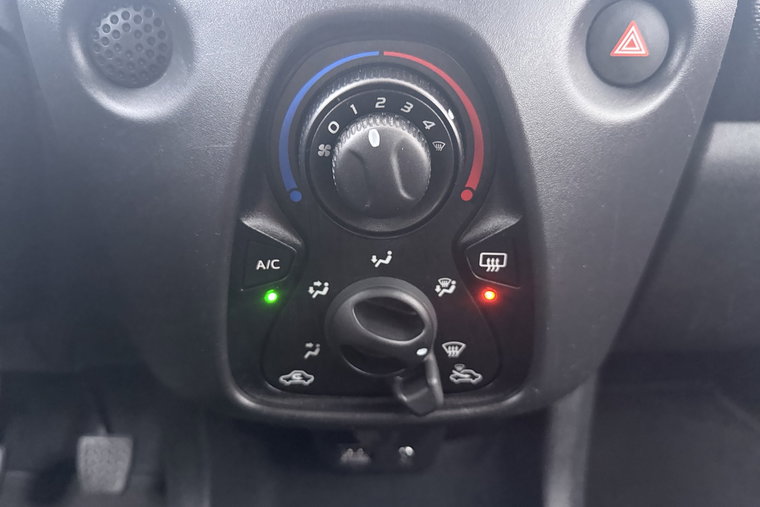 Vehicle Image 23