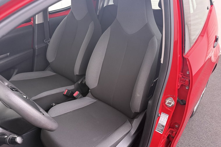 Vehicle Image 9