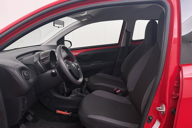 Vehicle Image 10