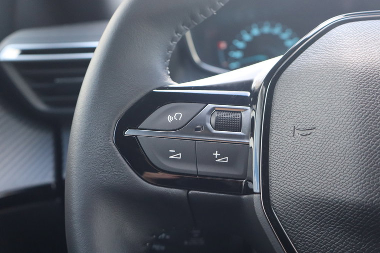 Vehicle Image 24