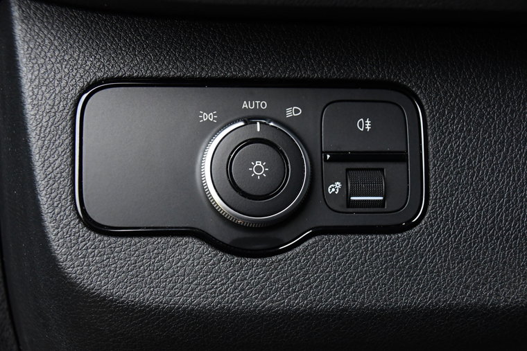Vehicle Image 28