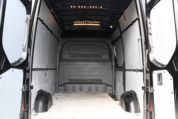 Vehicle Image 36